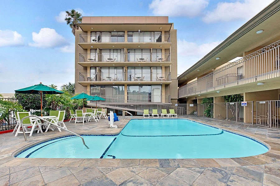 Torrance Inn & Suites